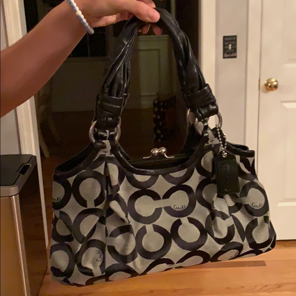 😍😍Coach black and gray shoulder bag😍😍